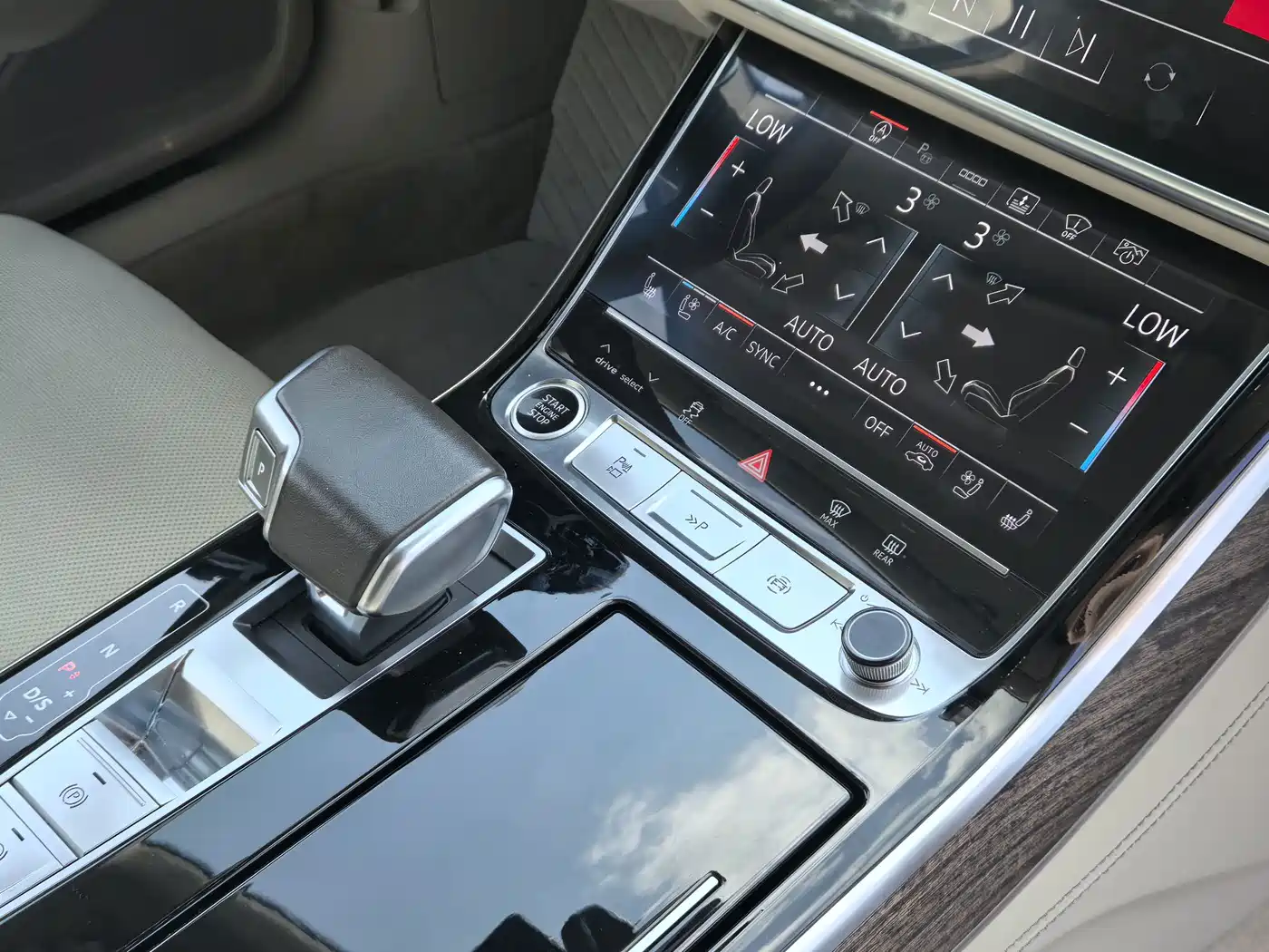 Audi A8 2025 2023 A8L 55 TFSI quattro Flagship