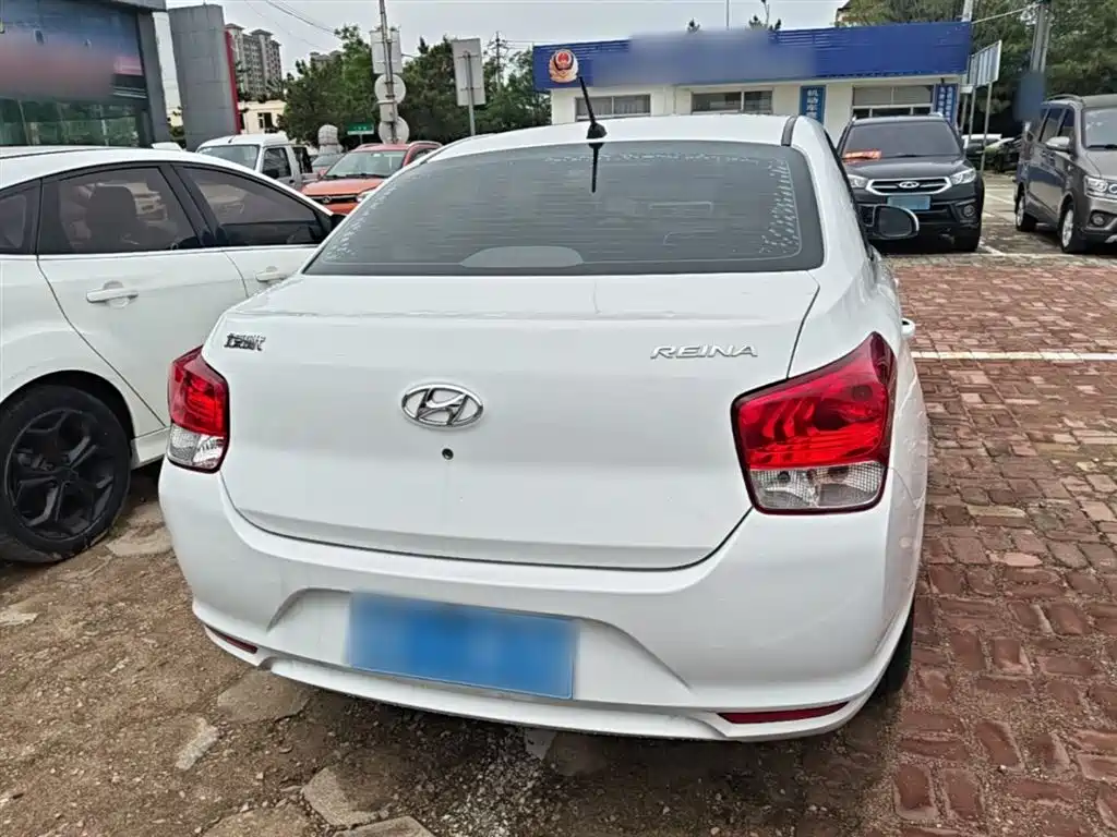 Hyundai Verna 2017 1.4L Manual Renewal Edition China VI фото 6