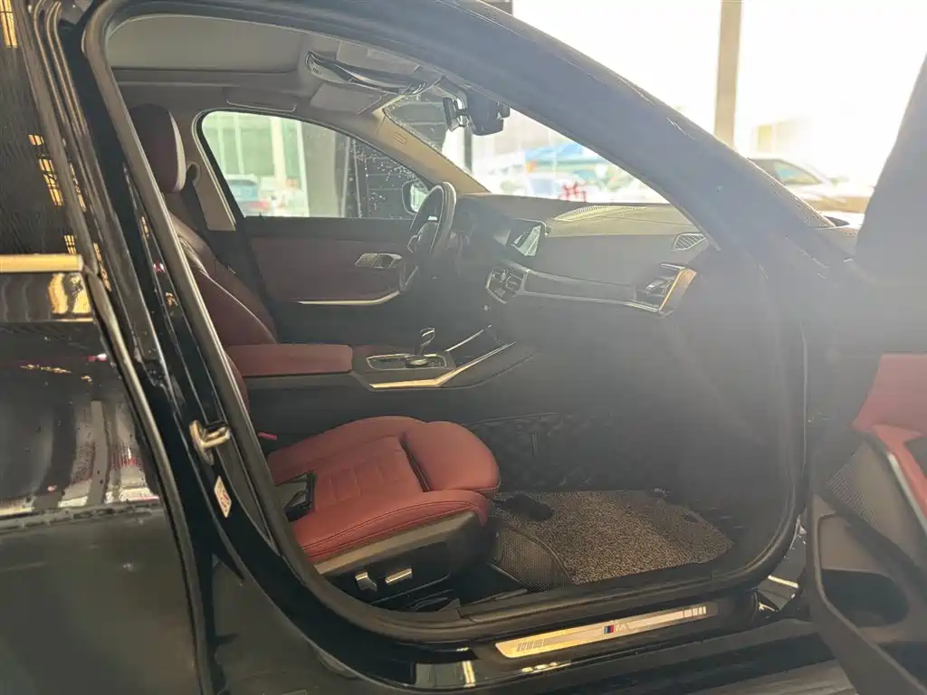 BMW 3 Series 2021 320Li M Sport Package фото 12