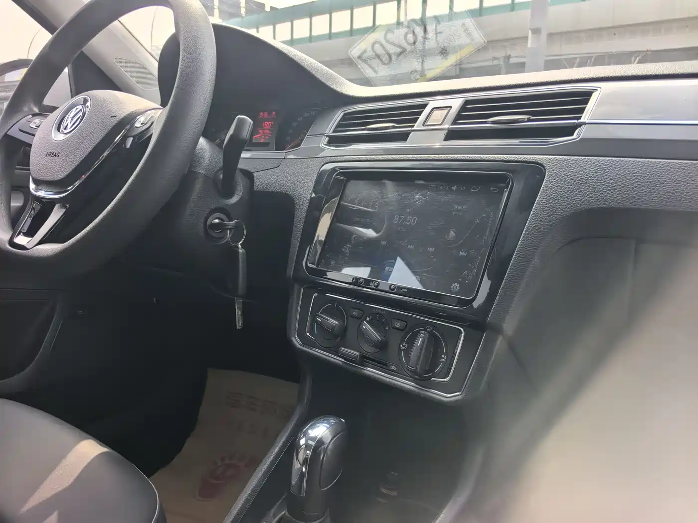 Volkswagen Santana 2016 1.6L Automatic Comfort Edition фото 14