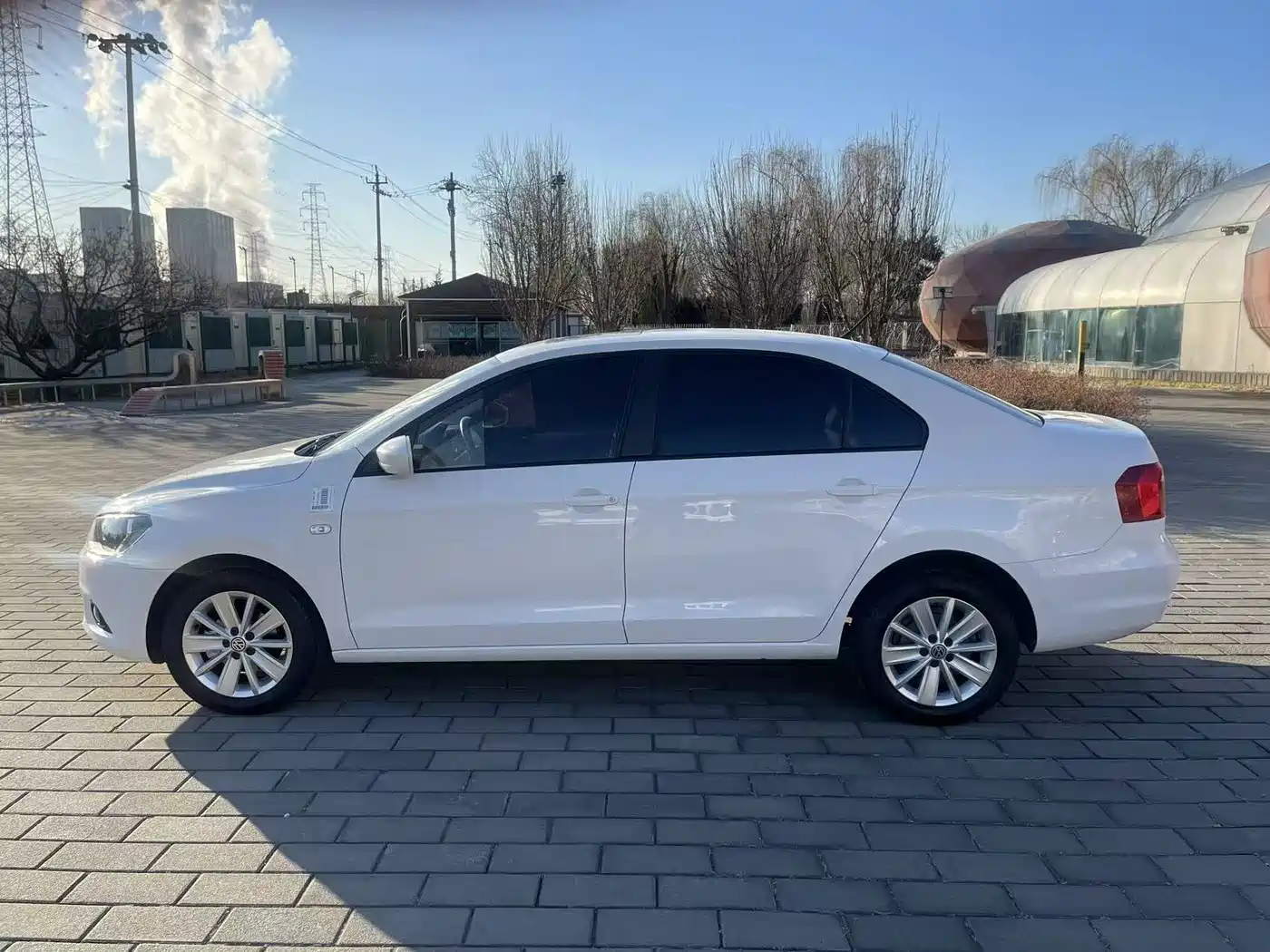 Volkswagen Jetta 2015 1.6L Automatic Luxury фото 2