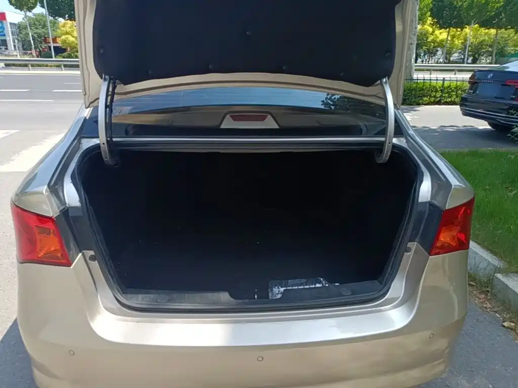 Roewe 350 2015 2015 Model 1.5L Manual Luxury Sunroof Edition