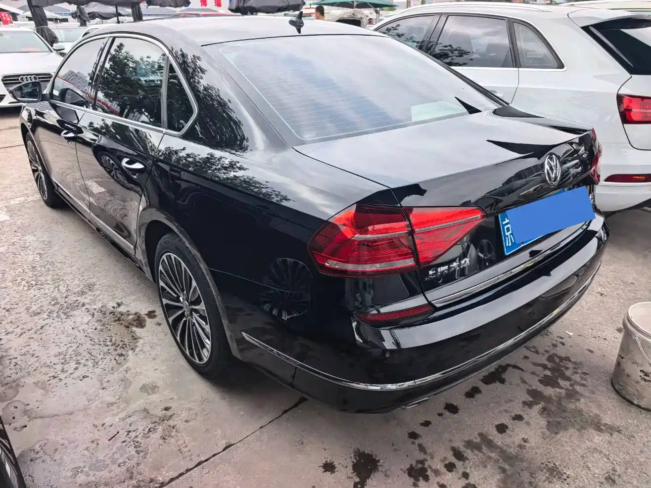 Volkswagen Passat 2017 330TSI DSG Luxury фото 4