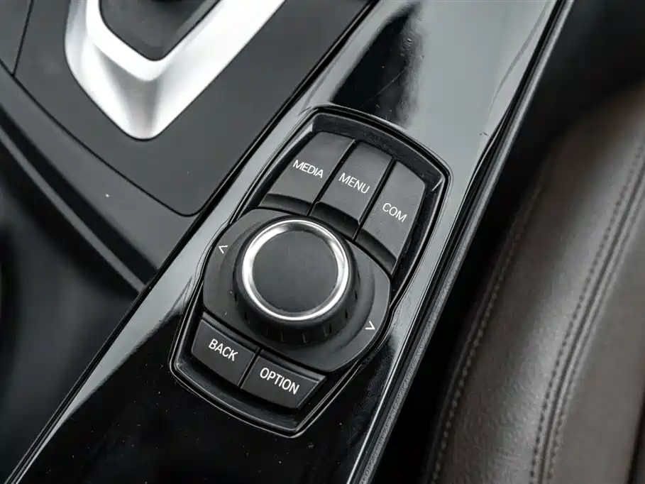 BMW 3 Series 2018 320Li Fashion Style фото 36