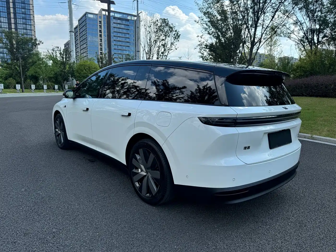 Li Auto Li i8 2025 2025 Standard Edition
