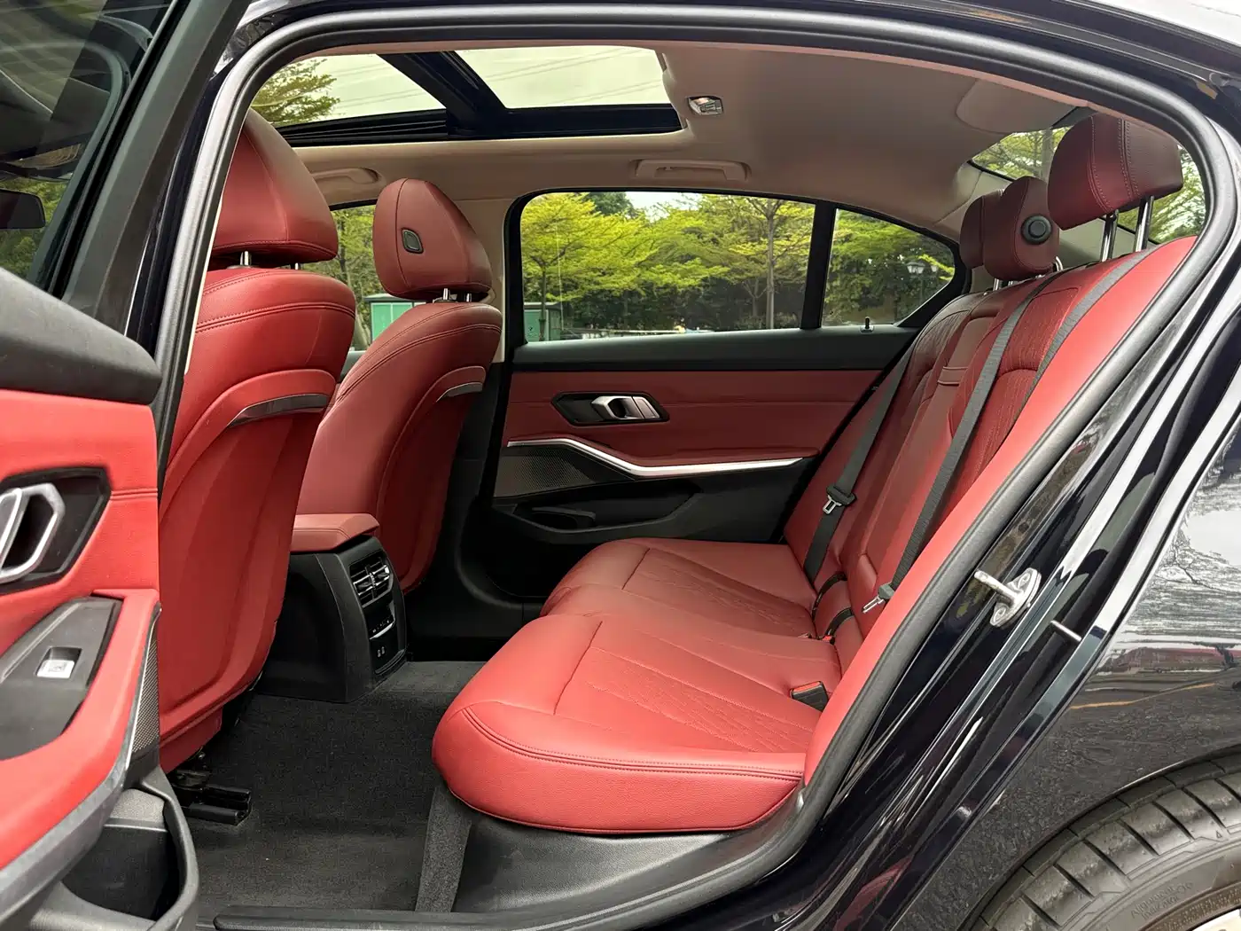 BMW 3 Series 2023 325Li M Sport Package фото 12