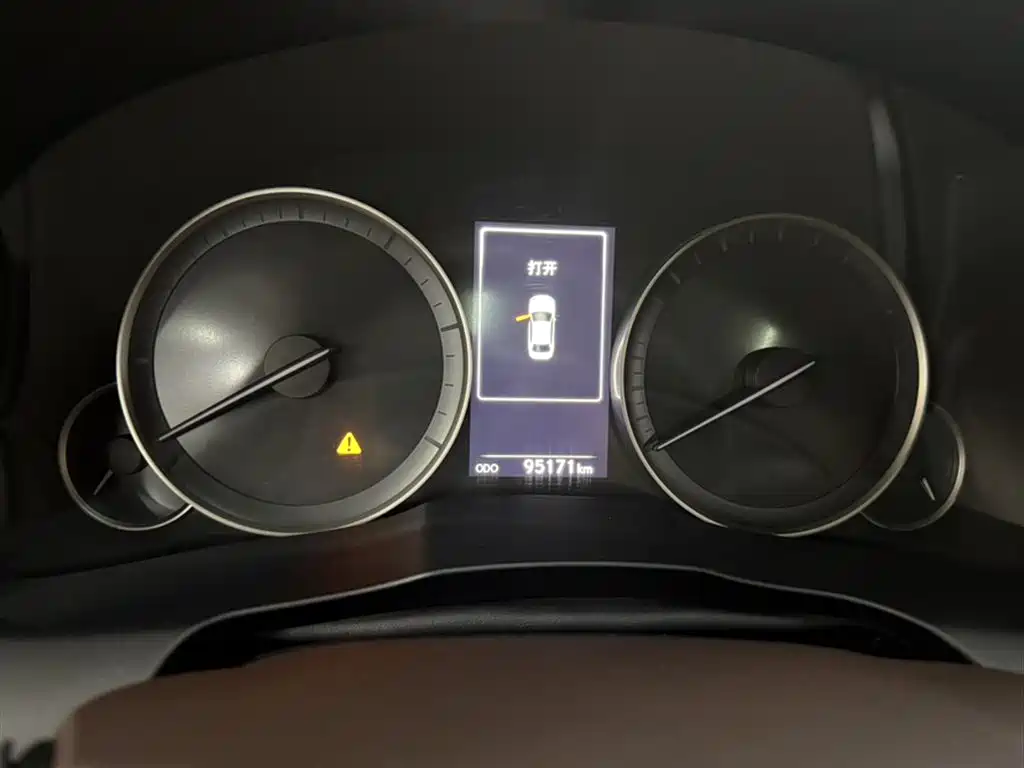 Lexus ES 2015 200 Elite Edition фото 12