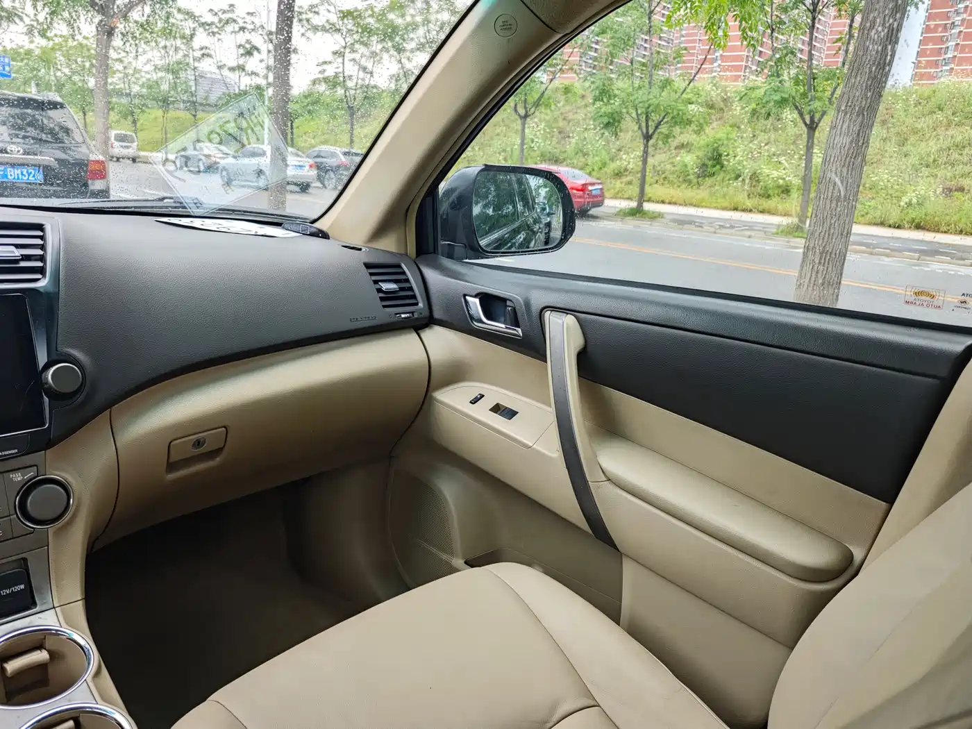 Toyota Highlander 2009 2.7L 2WD 7-seater Luxury Edition фото 12