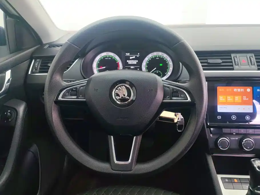 Фото 15 - Škoda Octavia