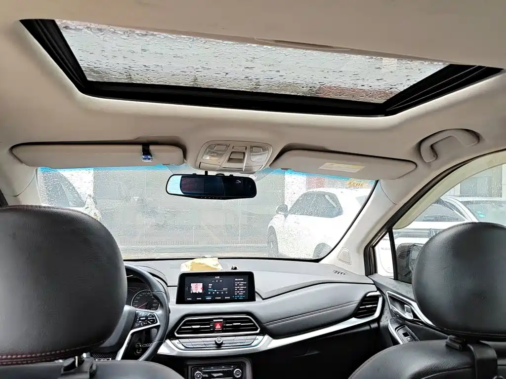 JAC Motors JAC Refine R3 2019 2018 1.6L Manual Luxury Sunroof