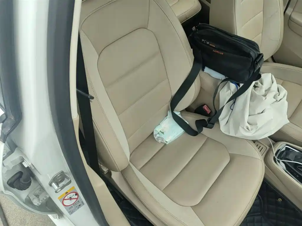 Volkswagen Bora 2014 1.6L Automatic Comfort Edition фото 25