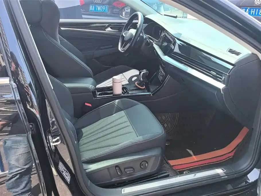 Volkswagen Passat 2025 Outstanding 380TSI Starlight Dragon Glory Edition фото 8