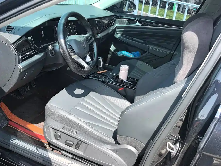 Volkswagen Passat 2025 Outstanding 380TSI Starlight Dragon Glory Edition фото 9