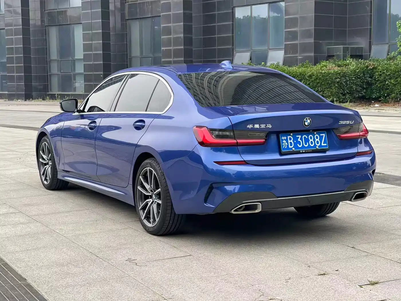 BMW 3 Series 2020 325Li M Sport Package фото 6