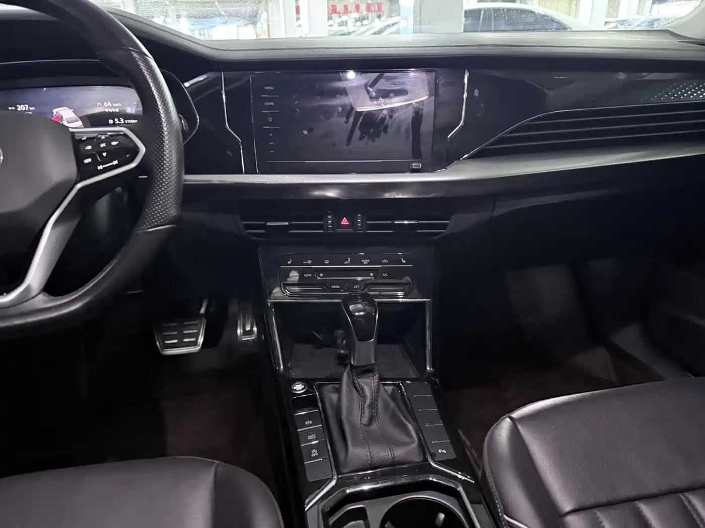 Volkswagen Passat 2023 330TSI Elite Edition фото 12