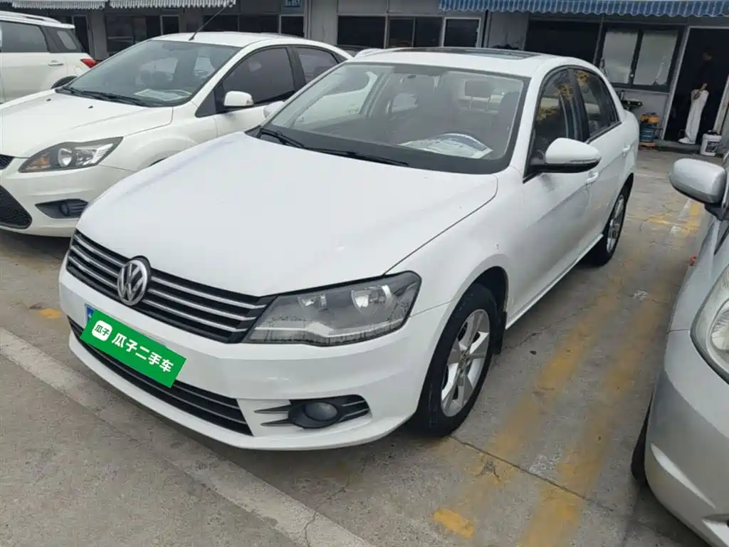 Volkswagen Bora 2014 1.6L Automatic Comfort Edition фото 2