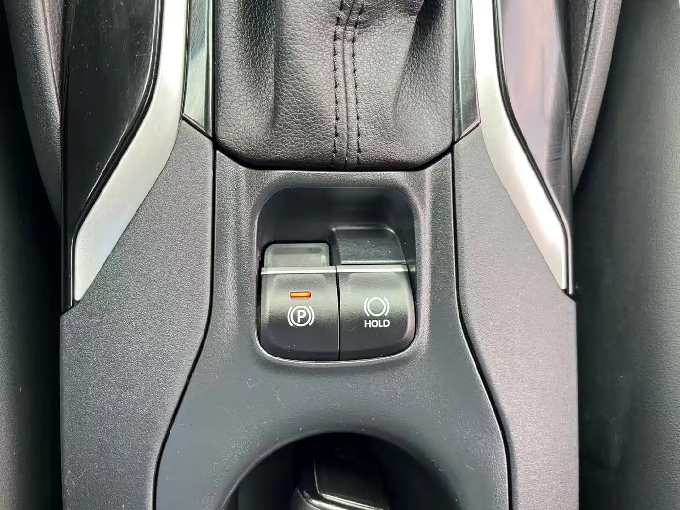 Toyota Corolla 2021 Hybrid 1.8L E-CVT Elite Edition фото 18
