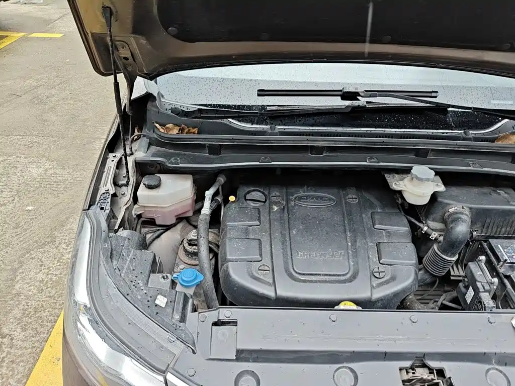 JAC Motors JAC Refine R3 2019 2018 1.6L Manual Luxury Sunroof