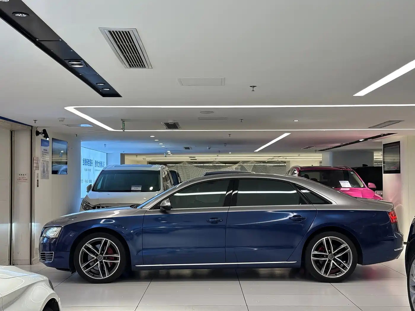 Фото 4 - Audi A8