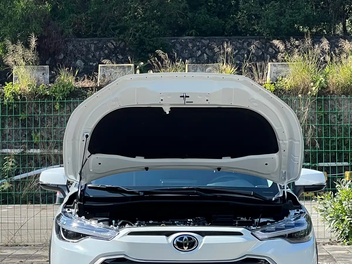 Toyota Frontlander 2023 2.0L CVT Sport Edition фото 8