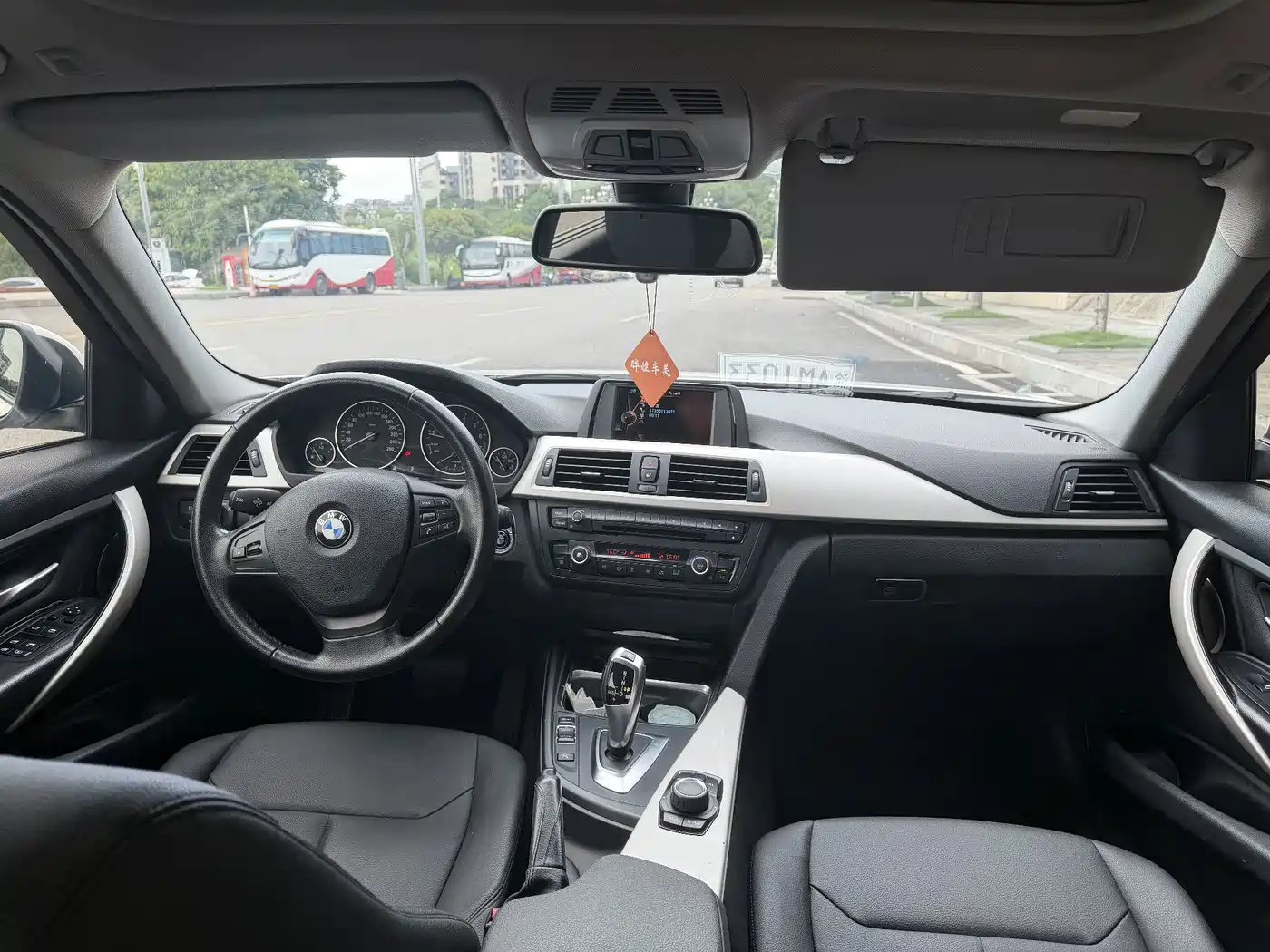 Photo 12 - BMW 3 Series