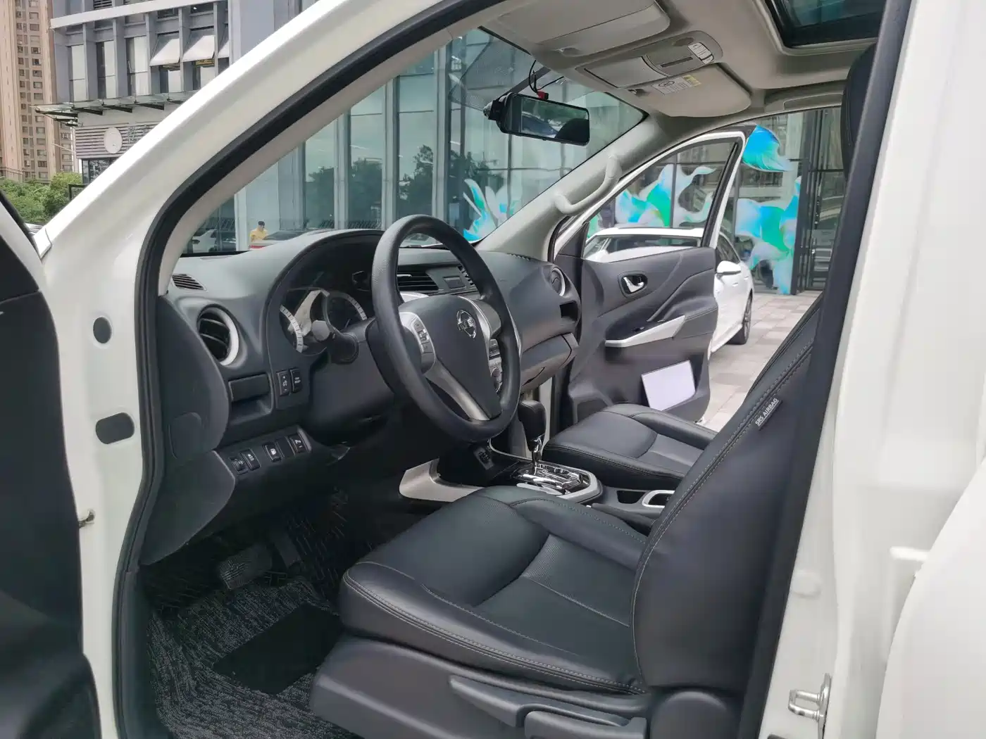 Nissan Terra 2023 2020 2.5L XL Upper 4WD Automatic Luxury Edition