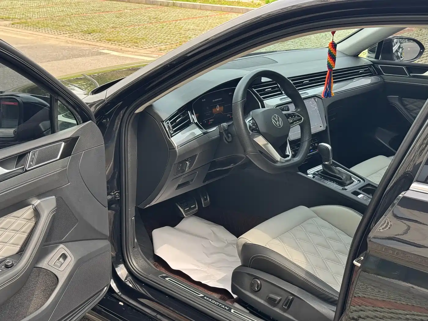 Volkswagen Magotan 2023 2 Million Units Anniversary Edition 330TSI DSG Leading Type фото 6