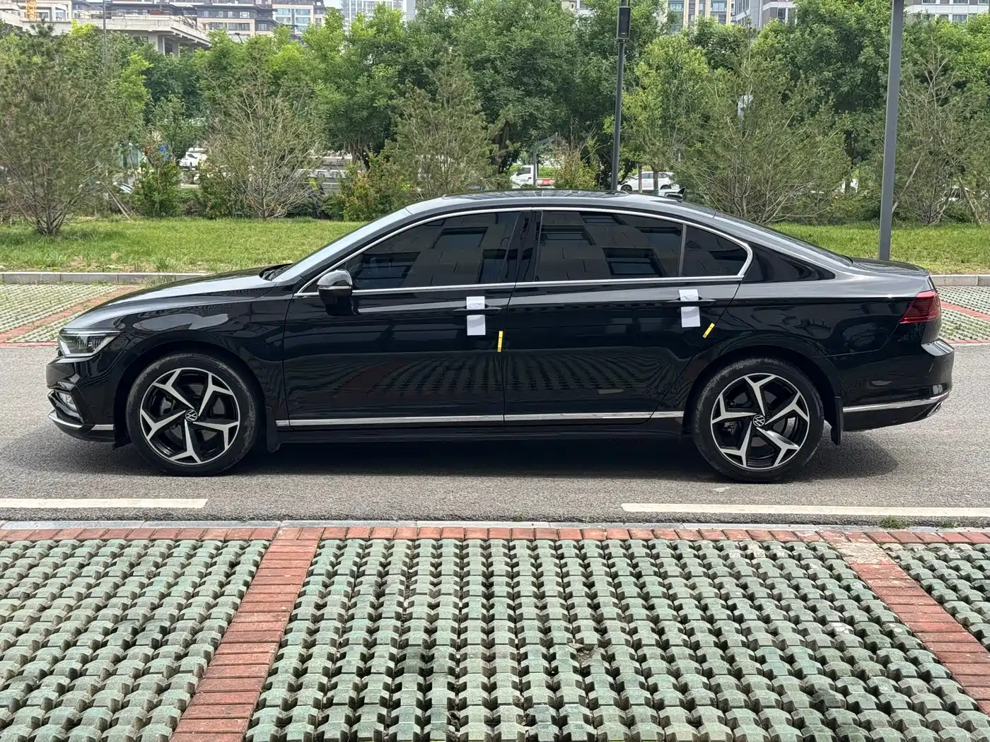 Volkswagen Magotan 2023 2 Million Units Anniversary Edition 330TSI DSG Leading Type фото 5