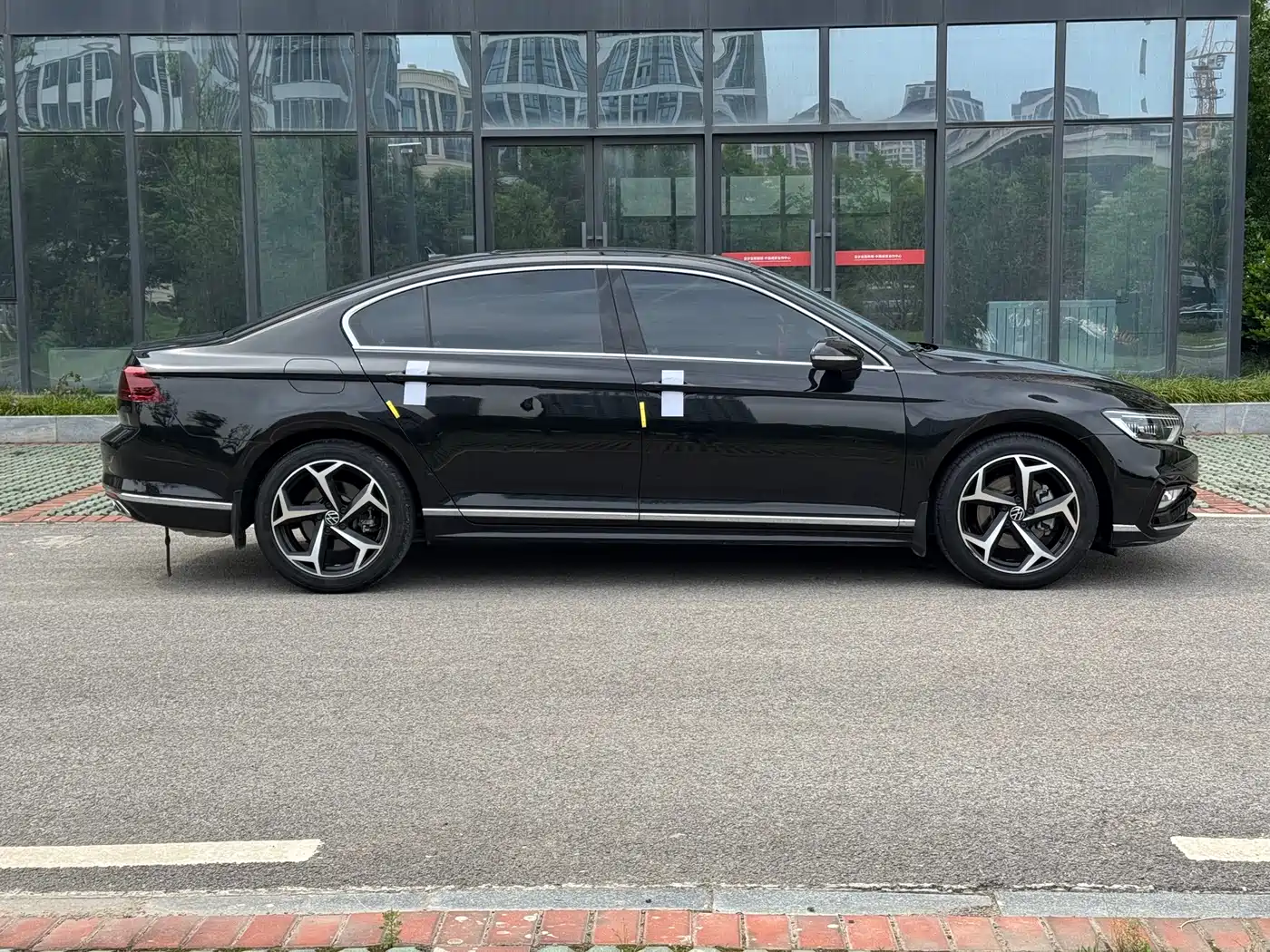 Volkswagen Magotan 2023 2 Million Units Anniversary Edition 330TSI DSG Leading Type фото 19
