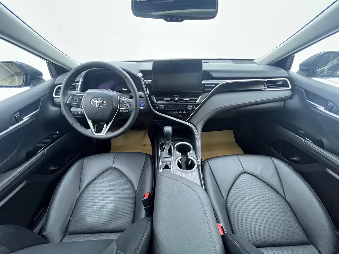 Toyota Camry 2023 Hybrid 2.5HG Luxury Edition фото 11