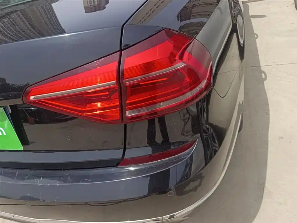 Volkswagen Passat 2017 330TSI DSG Prestige фото 8