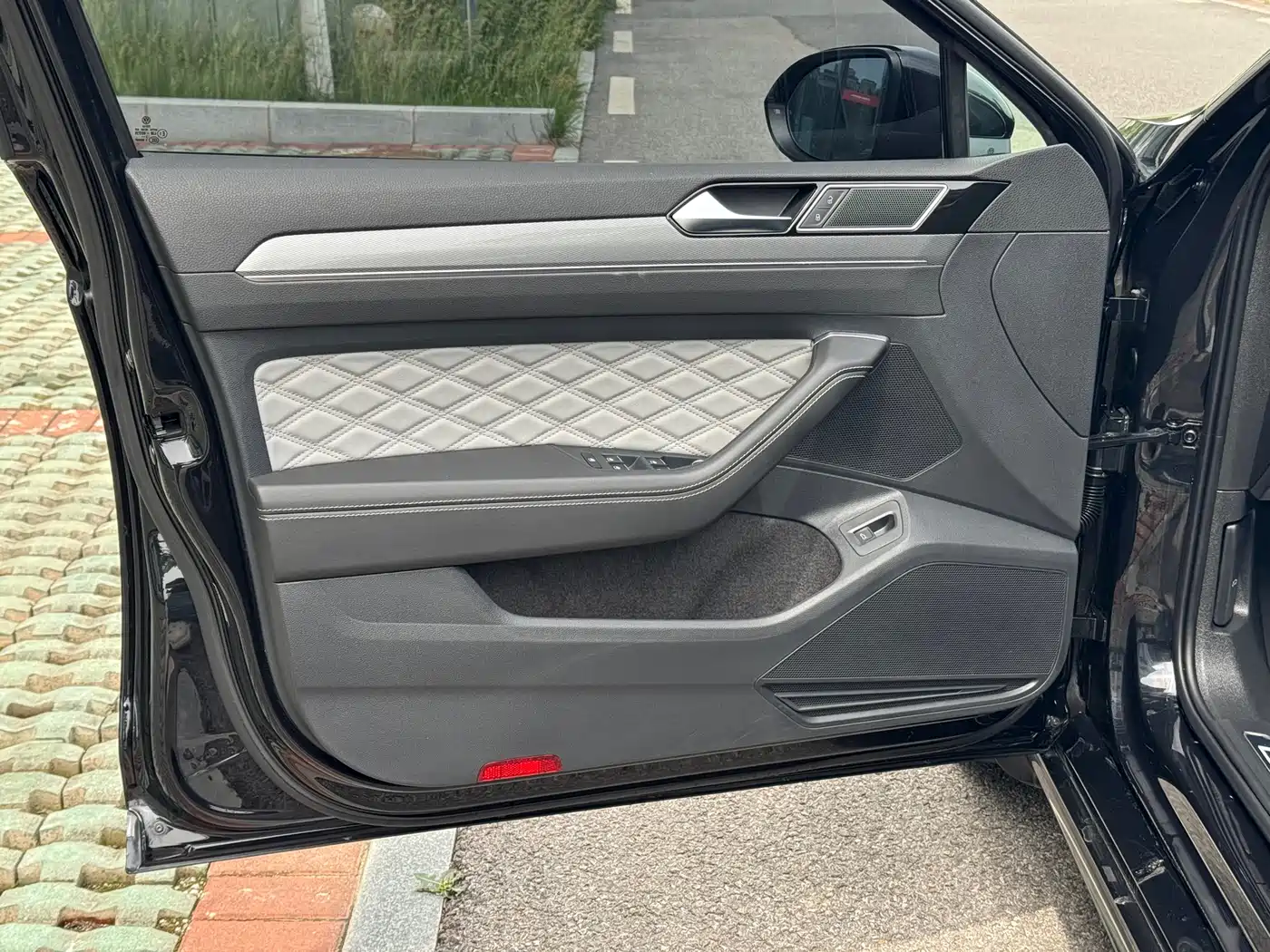 Volkswagen Magotan 2023 2 Million Units Anniversary Edition 330TSI DSG Leading Type фото 7