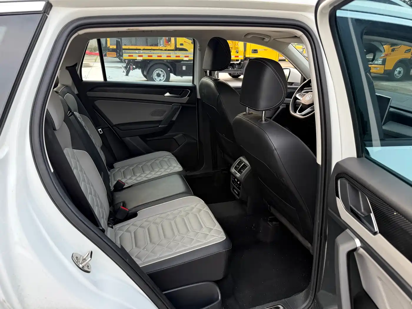 Volkswagen Tayron 2023 330TSI 2WD Luxury Plus Advanced Edition фото 10