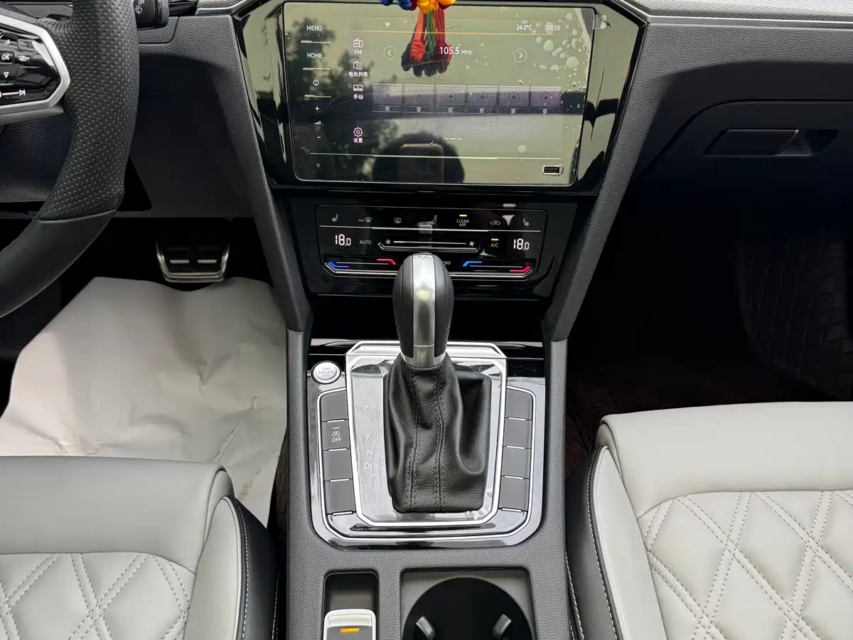 Volkswagen Magotan 2023 2 Million Units Anniversary Edition 330TSI DSG Leading Type фото 12