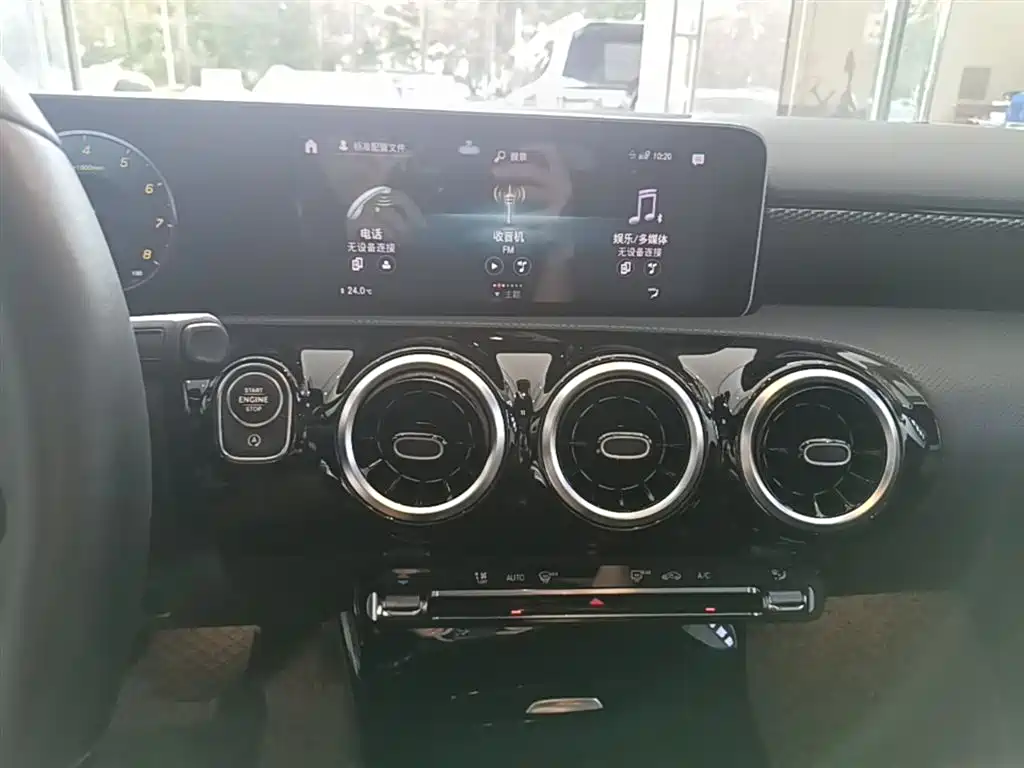 Mercedes-Benz A-Class (Import) 2019 A 200 Dynamic Version фото 13