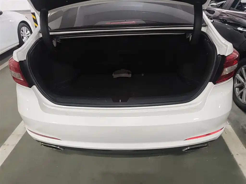 Hyundai Sonata 2015 1.6T GLS Smart фото 19