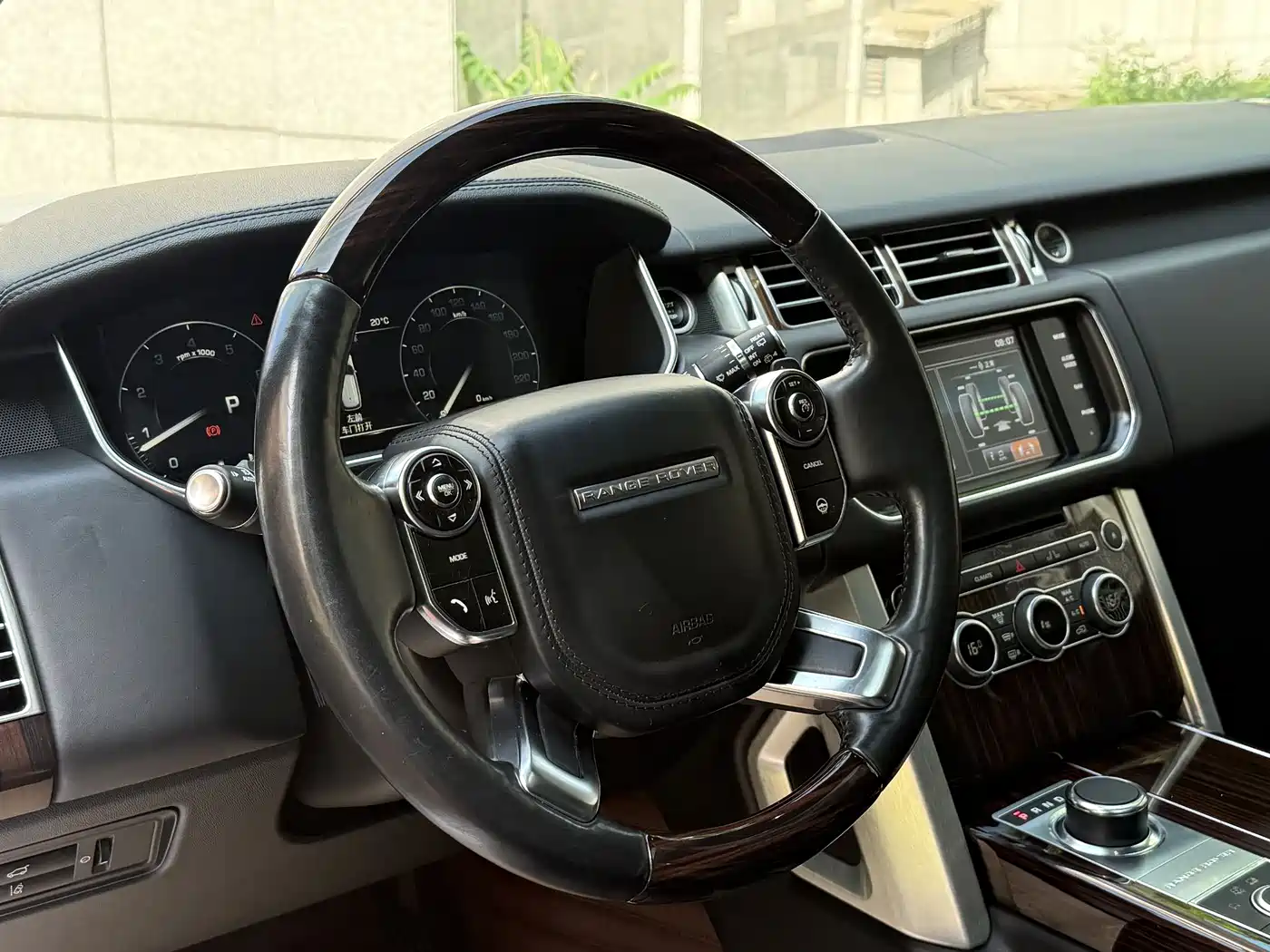 Land Rover Range Rover 2015 3.0 SC V6 Vogue фото 24
