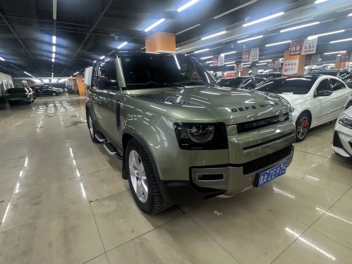 LAND ROVER DEFENDER