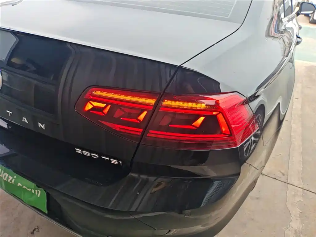 Volkswagen Magotan 2020 280TSI DSG Leading фото 24