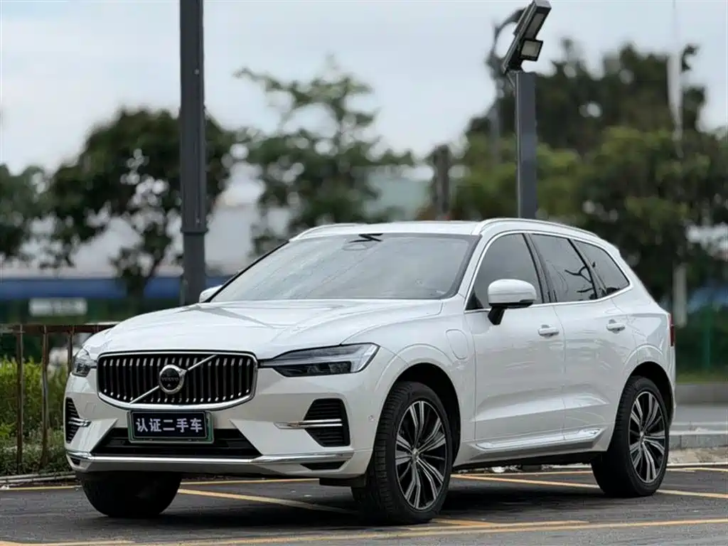 Volvo XC60 Plug-in Hybrid 2023 T8 Plug-in Hybrid Long Range AWD Smart Elegance Luxury