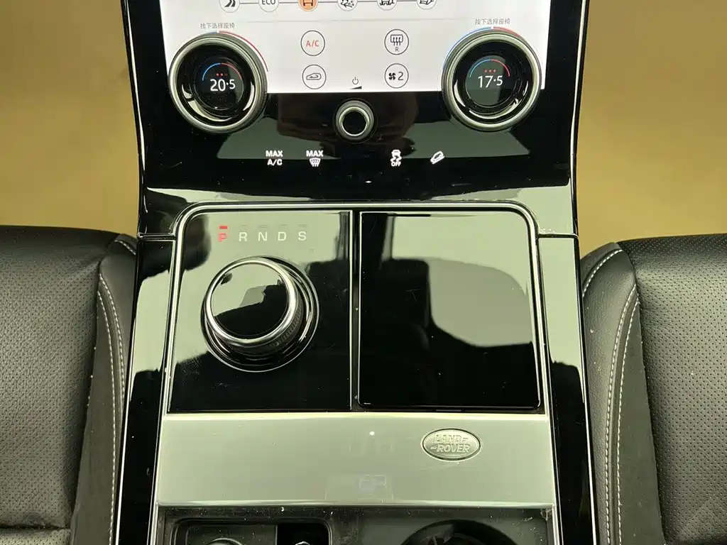 Фото 21 - Land Rover Range Rover Velar