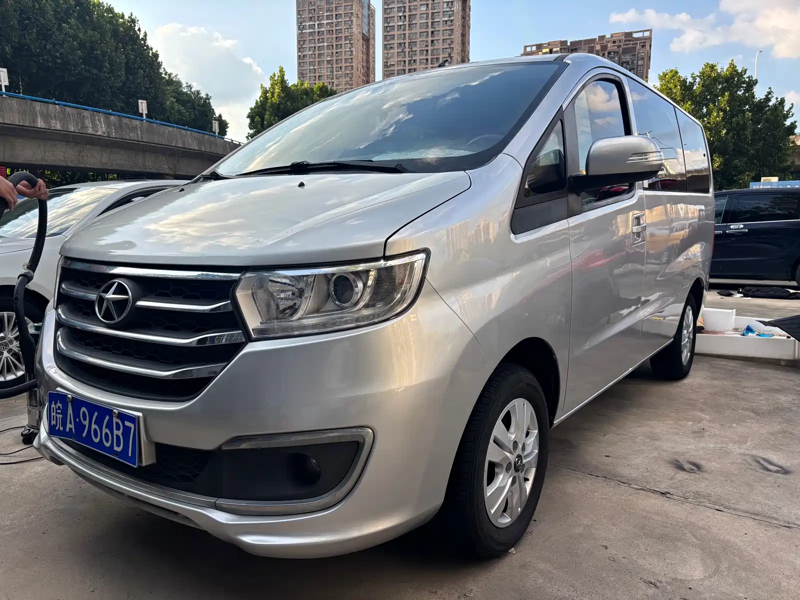 Фото 1 - JAC Refine M3