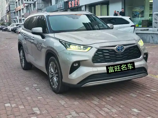 Toyota Highlander 2022 Dual Engine 2.5L 4WD Supreme Edition 7-Seater — фото 3