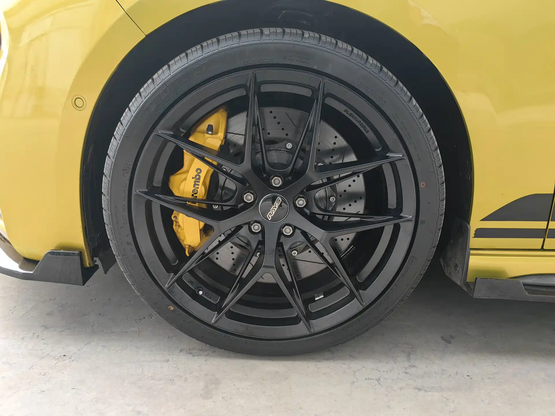 Фото 7 - Lynk & Co 03