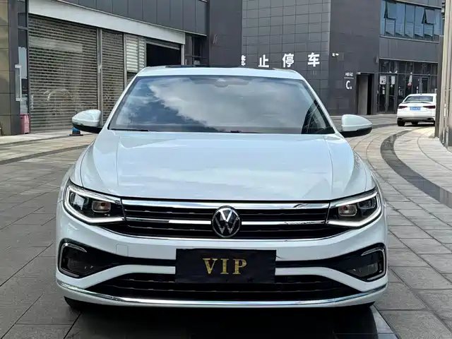Volkswagen Bora 2023 280TSI DSG Prestige Edition — фото 2