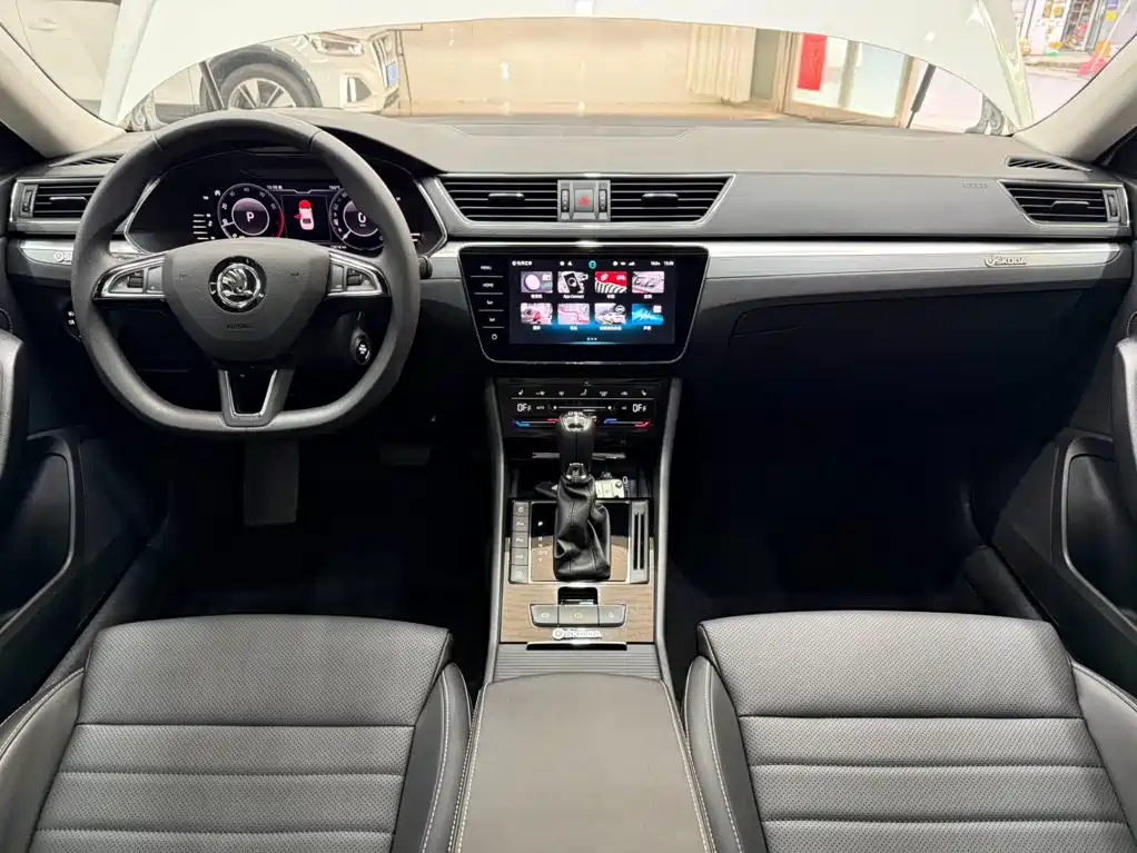 Škoda Superb 2024 2023 Facelift TSI280 DSG Premium Edition