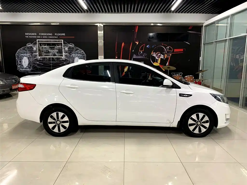 Kia K2 2012 Sedan 1.4L AT GLS Commemorative Edition фото 4