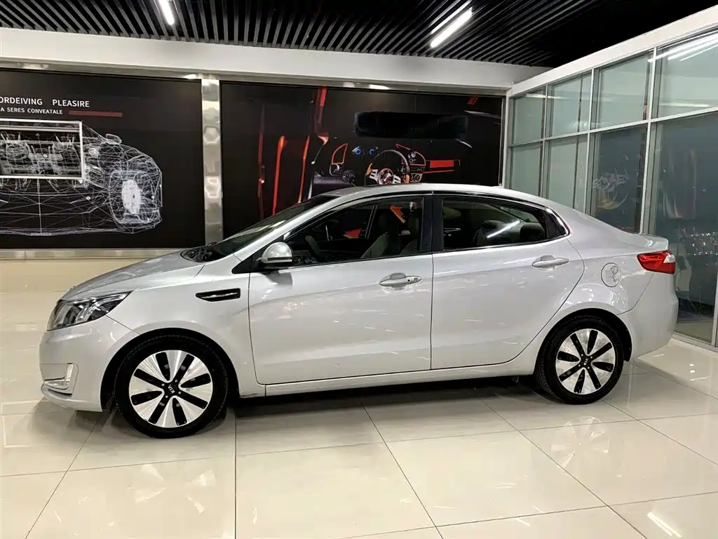 Kia K2 2012 Sedan 1.6L AT Premium Commemorative Edition фото 10