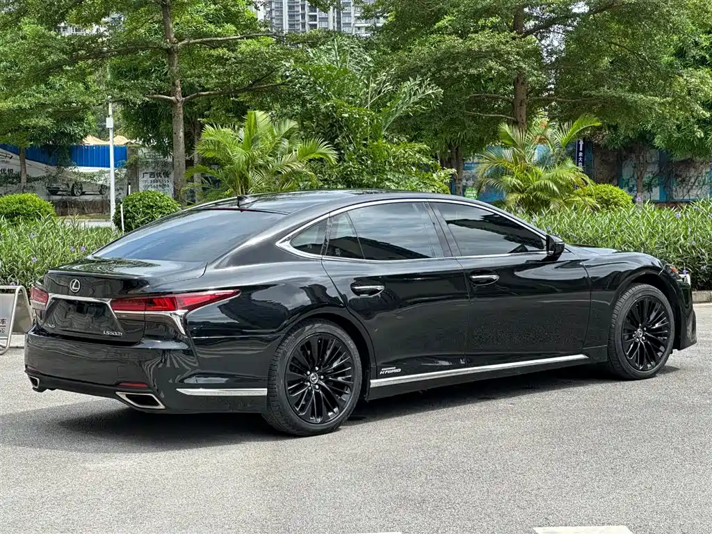Lexus LS 2018 500h Executive Edition China V фото 7