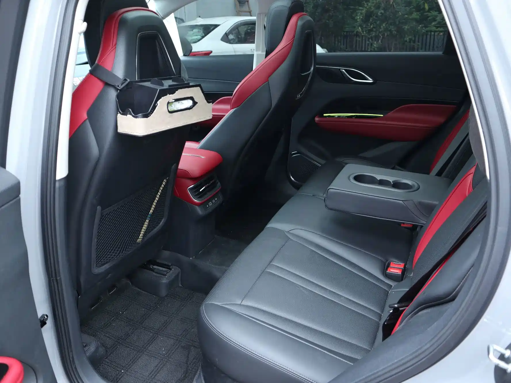 Фото 7 - Hongqi HS3
